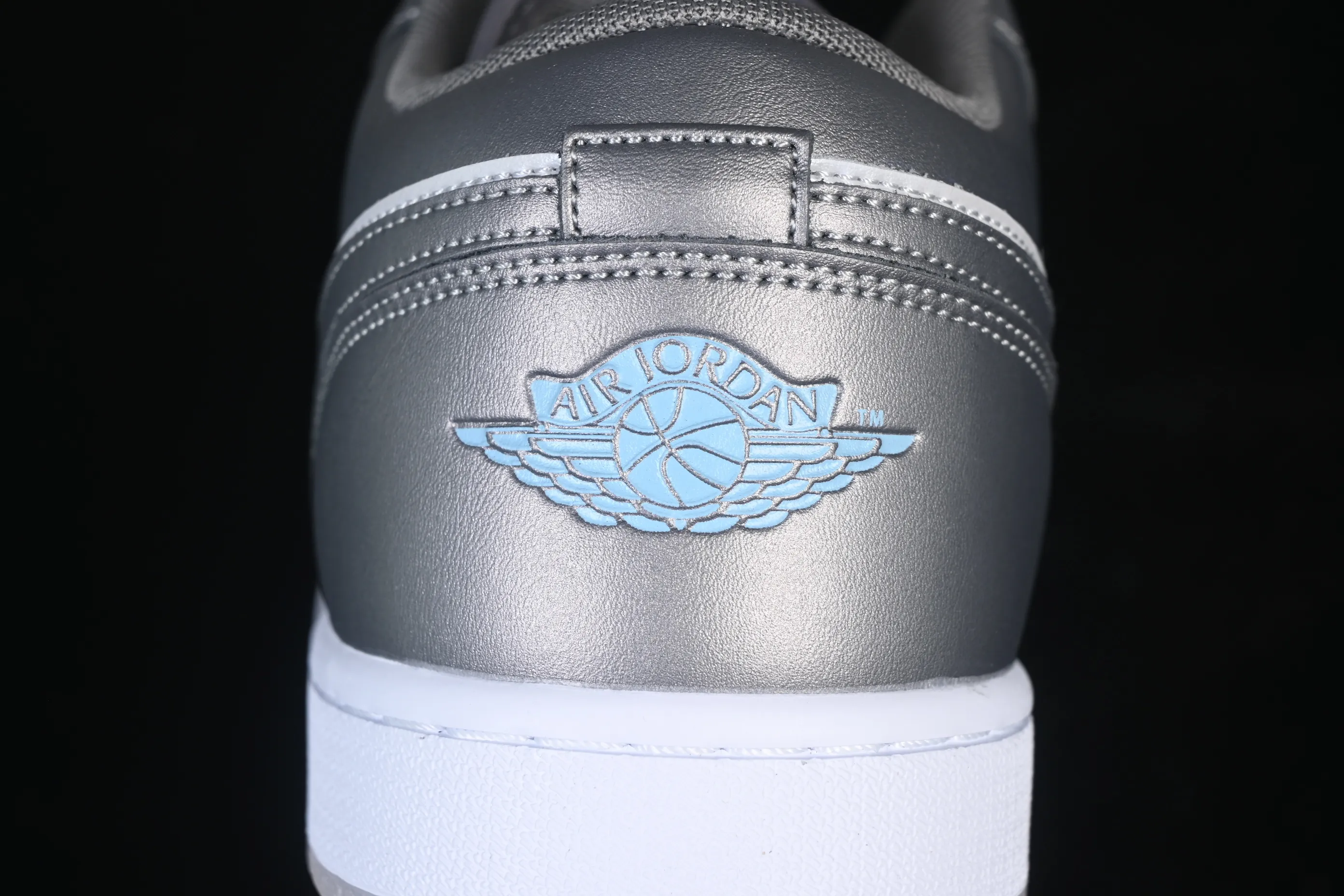 All Categories Air Jordan Jordan Series Basketball Shoes Air Jordan 1 Low Air Jordan 1 Low AJ1 Joe 1 Space Silver Retro Culture Leisure Sports Shoes HV4398-014